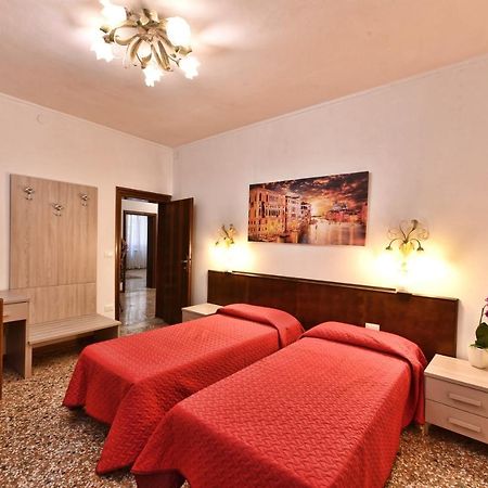 Alla Corte Veneziana Luaran gambar