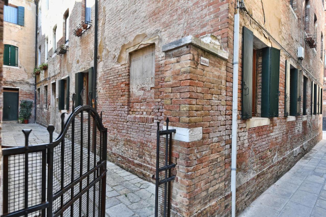 Alla Corte Veneziana Luaran gambar