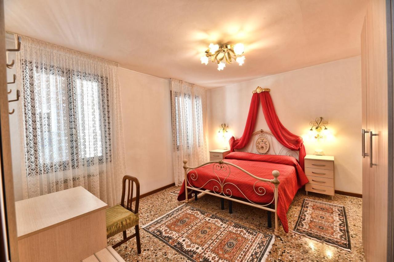 Alla Corte Veneziana Luaran gambar